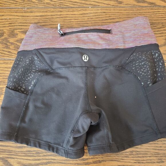 Lululemon Run: Shorty Short  Black / Wee Are From - Picture 2 of 5